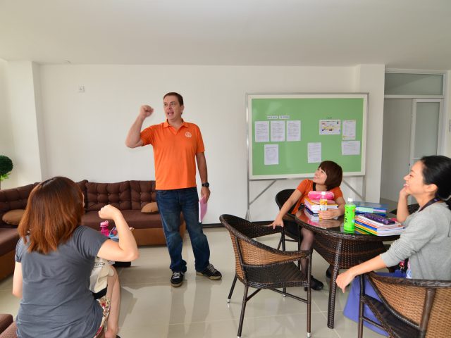 イージーアカデミー