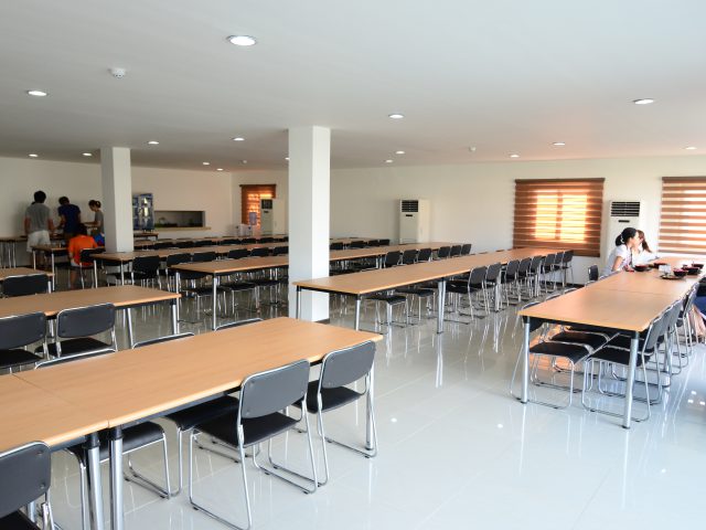 イージーアカデミー