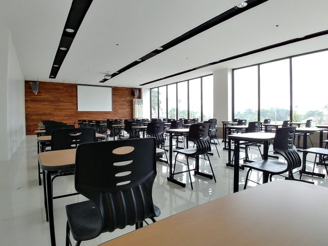 イーブイ イングリッシュ アカデミー