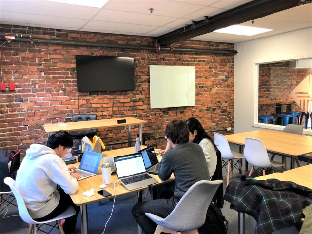 コーナーストーン インターナショナル コミュニティカレッジ オブ カナダ